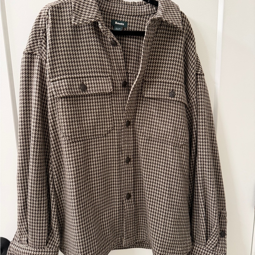 Roots Women's Black and White Houndstooth Button Down Shirt